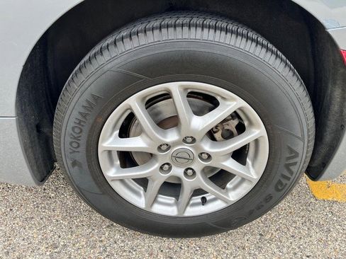 Used 2023 Chrysler Pacifica Touring-L FWD image 14
