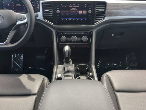 Certified 2023 Volkswagen Atlas Cross Sport SE FWD image 17