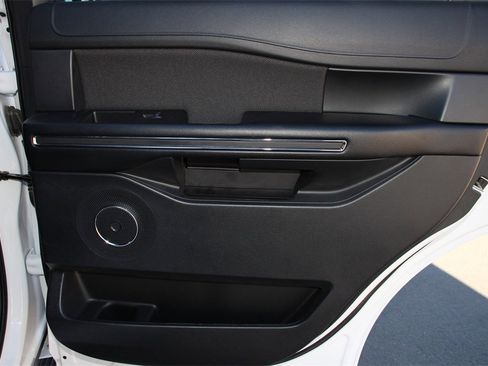 Used 2021 Ford Expedition XL image 25