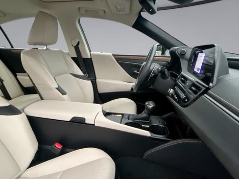 Used 2025 Lexus ES 350 w/ Premium Package FWD image 16