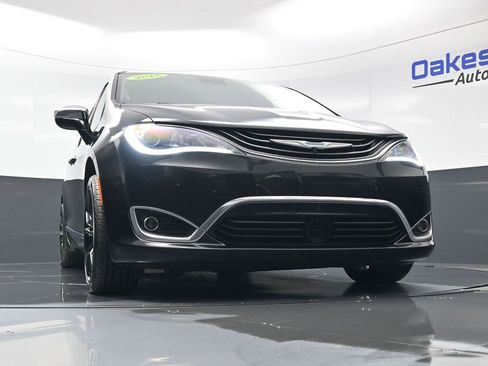 Used 2018 Chrysler Pacifica Limited w/ Advanced Safetytec Group image 41