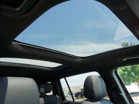 New 2025 Mercedes-Benz GLB 250 4MATIC image 67