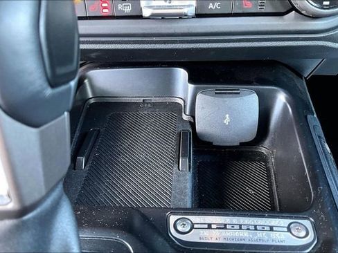 Used 2025 Ford Bronco Outer Banks image 15