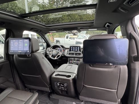 Used 2021 Chevrolet Tahoe High Country w/ Premium Package image 12