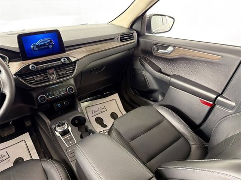 Used 2020 Ford Escape Titanium image 22