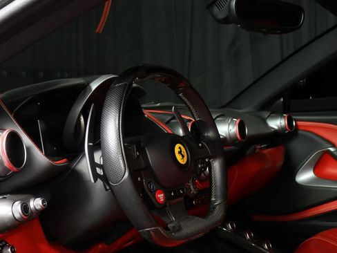 Used 2019 Ferrari 812 Superfast RWD image 12