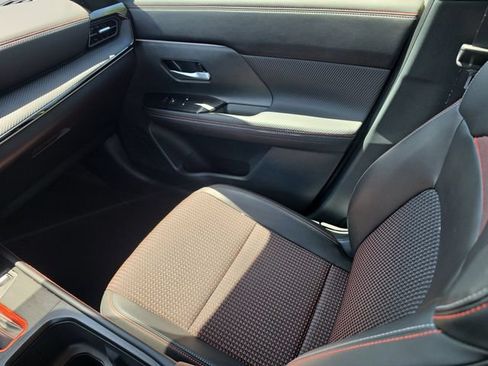 Certified 2025 Nissan Kicks SR FWD image 14