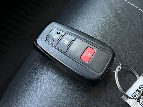 Used 2021 Toyota Corolla XSE FWD image 28
