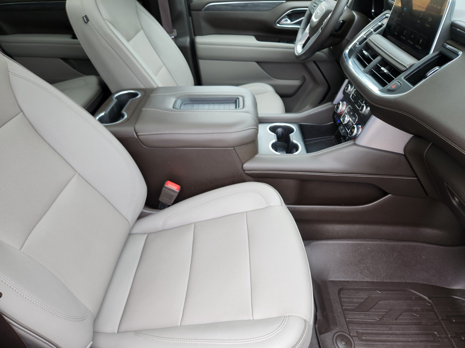 Used 2023 GMC Yukon SLT w/ SLT Premium Package RWD image 12