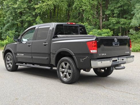 Used 2015 Nissan Titan SV w/ SV Value Truck Package AWD/4WD image 5