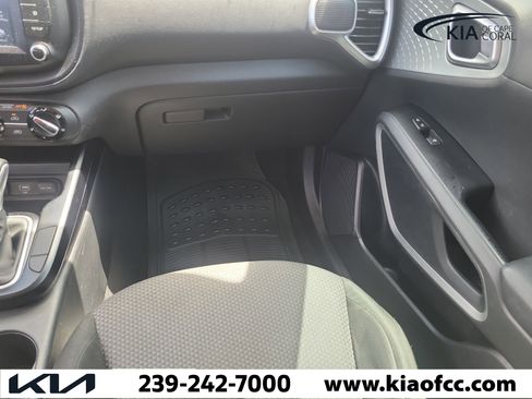 Used 2020 Kia Soul LX FWD image 11