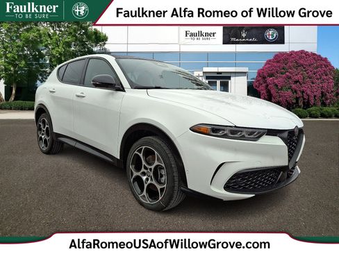 New 2025 Alfa Romeo Tonale AWD w/ Premium Package image 1