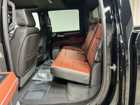 New 2026 GMC Sierra 2500 Denali Ultimate w/ LPO, Black Badging Package AWD/4WD image 13