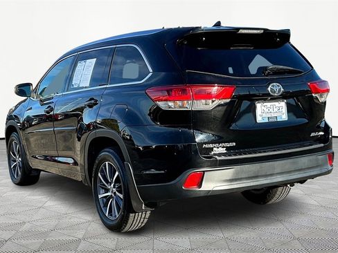 Used 2018 Toyota Highlander XLE image 13