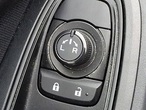 Used 2023 Subaru Crosstrek 2.0i image 37