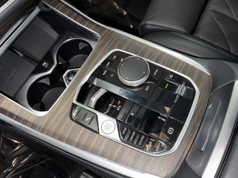 Used 2024 BMW X7 xDrive40i AWD/4WD image 30