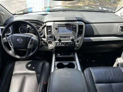 Used 2018 Nissan Titan PRO-4X w/ Pro-4x Convenience Package image 15