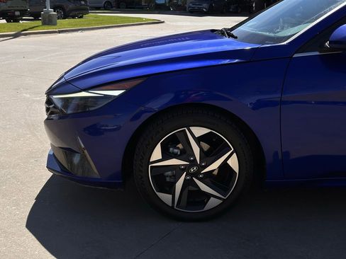 Used 2023 Hyundai Elantra Limited image 6