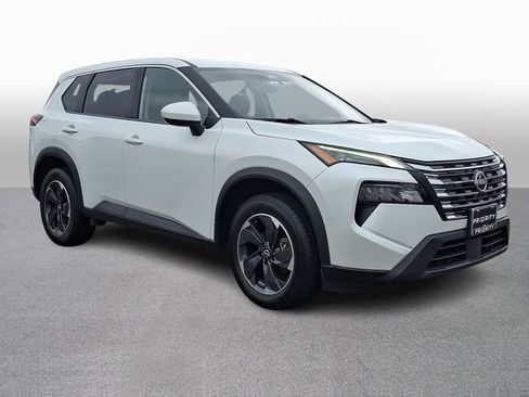 Used 2024 Nissan Rogue SV FWD image 3