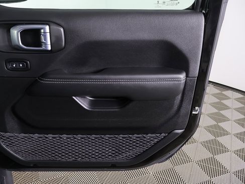 Used 2021 Jeep Wrangler Unlimited Sahara w/ Cold Weather Group image 18