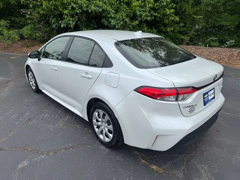 Used 2024 Toyota Corolla LE FWD image 3