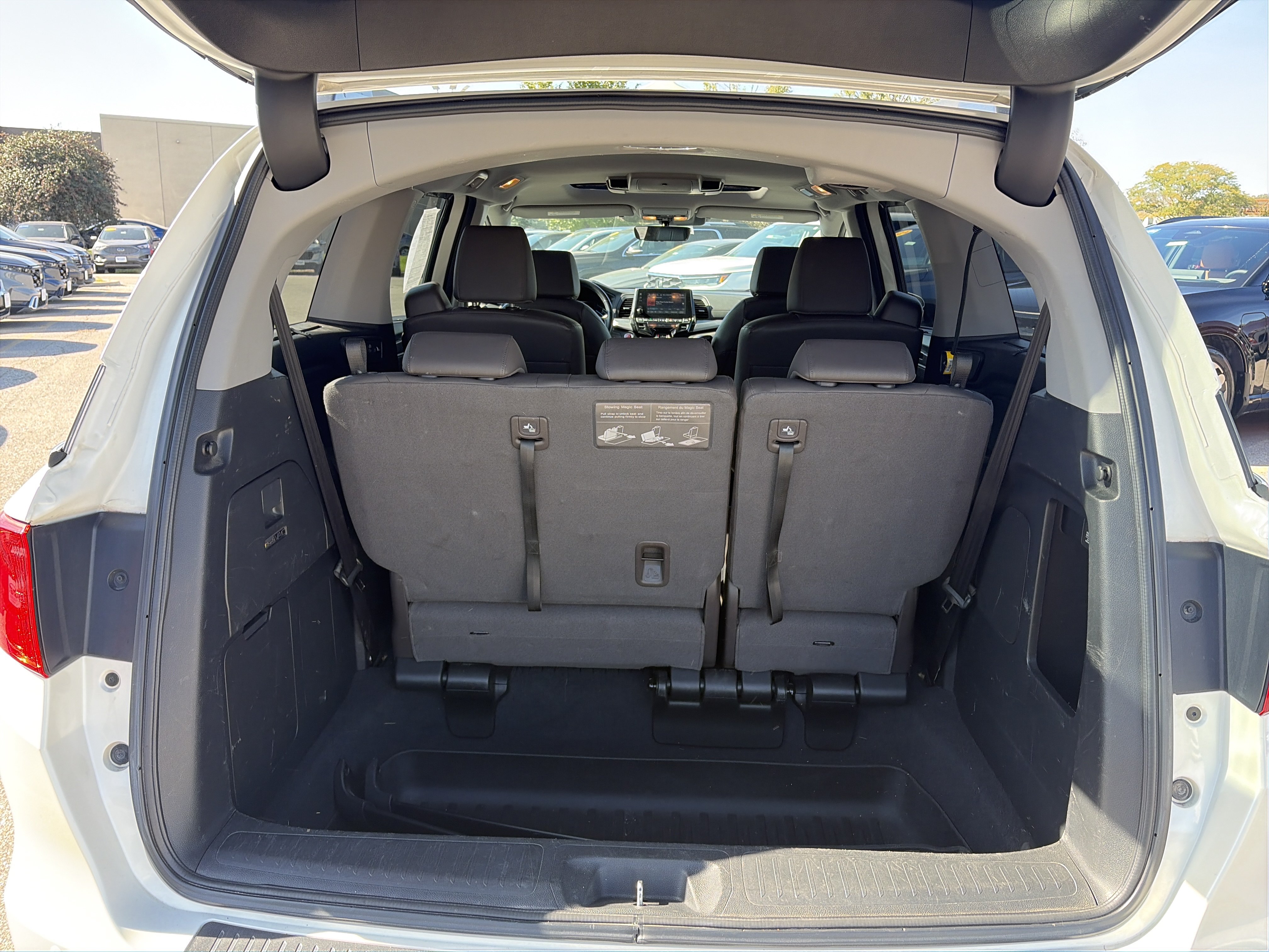 Used 2018 Honda Odyssey Touring image 11