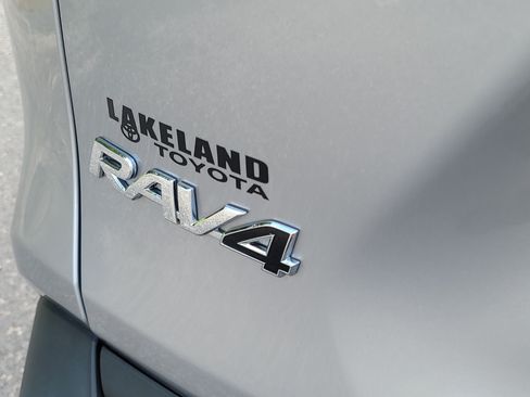 Used 2025 Toyota RAV4 XLE AWD/4WD image 12
