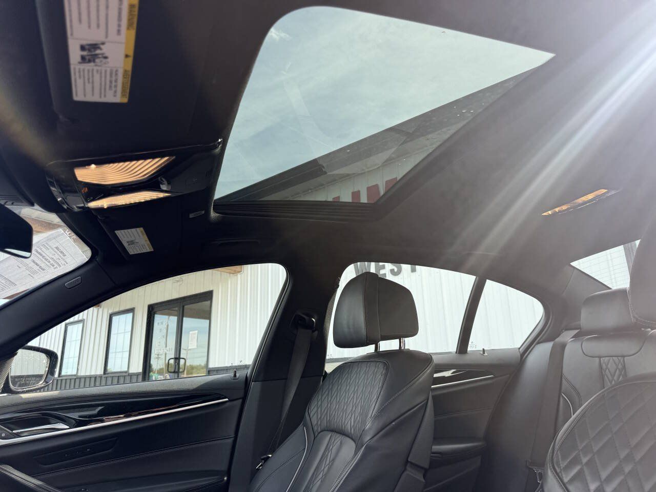 Used 2018 BMW M550i xDrive AWD/4WD image 18