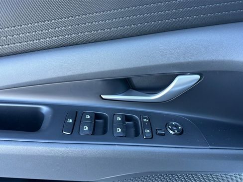 Used 2026 Hyundai Elantra SE image 11