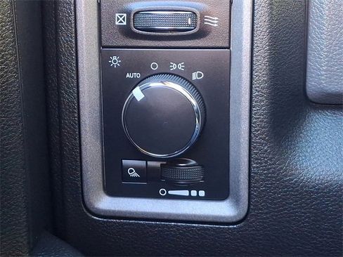 Used 2016 RAM 2500 Tradesman w/ Chrome Appearance Group image 23