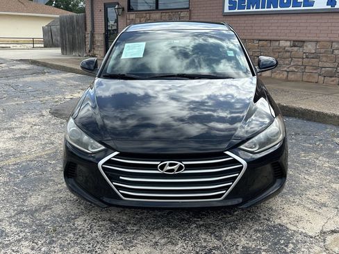 Used 2018 Hyundai Elantra SE FWD image 4