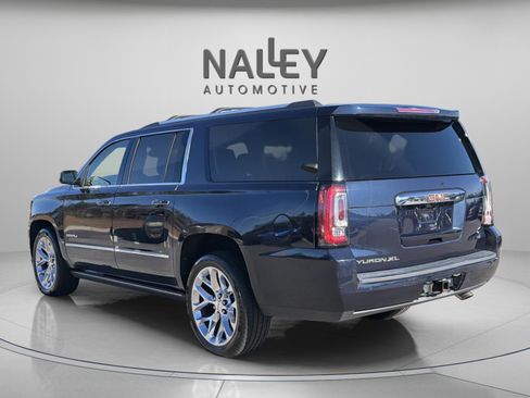 Used 2019 GMC Yukon XL Denali w/ Denali Ultimate Package image 3