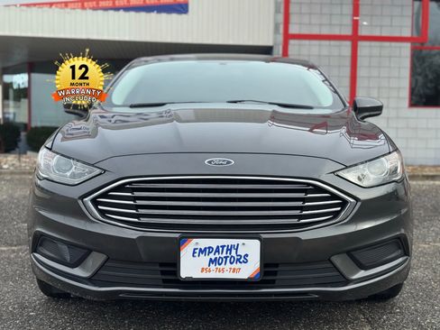 Used 2017 Ford Fusion SE image 9