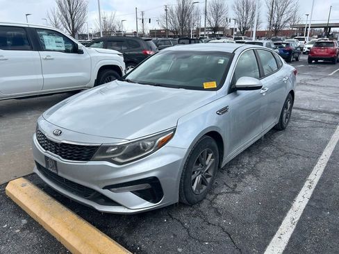 Used 2020 Kia Optima LX image 2