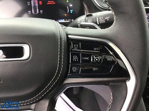 Used 2022 Jeep Grand Cherokee Overland image 34