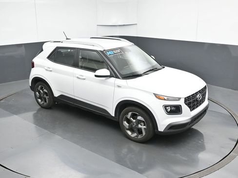 Certified 2024 Hyundai Venue Limited image 51