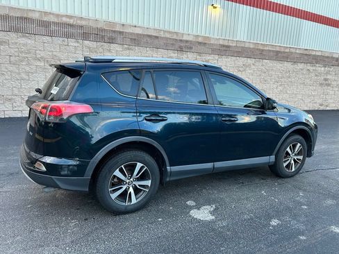 Used 2018 Toyota RAV4 XLE FWD image 6