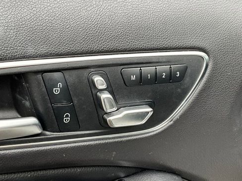 Used 2019 Mercedes-Benz GLA 250 4MATIC image 28