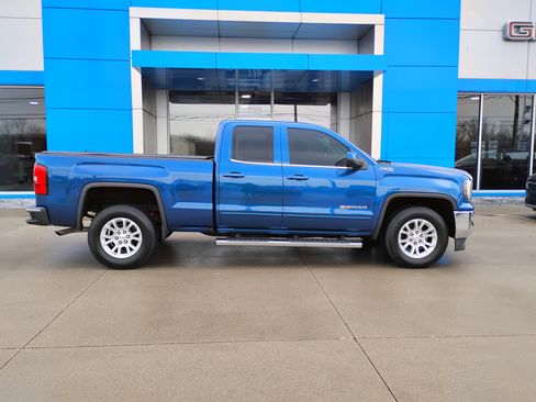 Used 2017 GMC Sierra 1500 SLE w/ SLE Value Package image 32