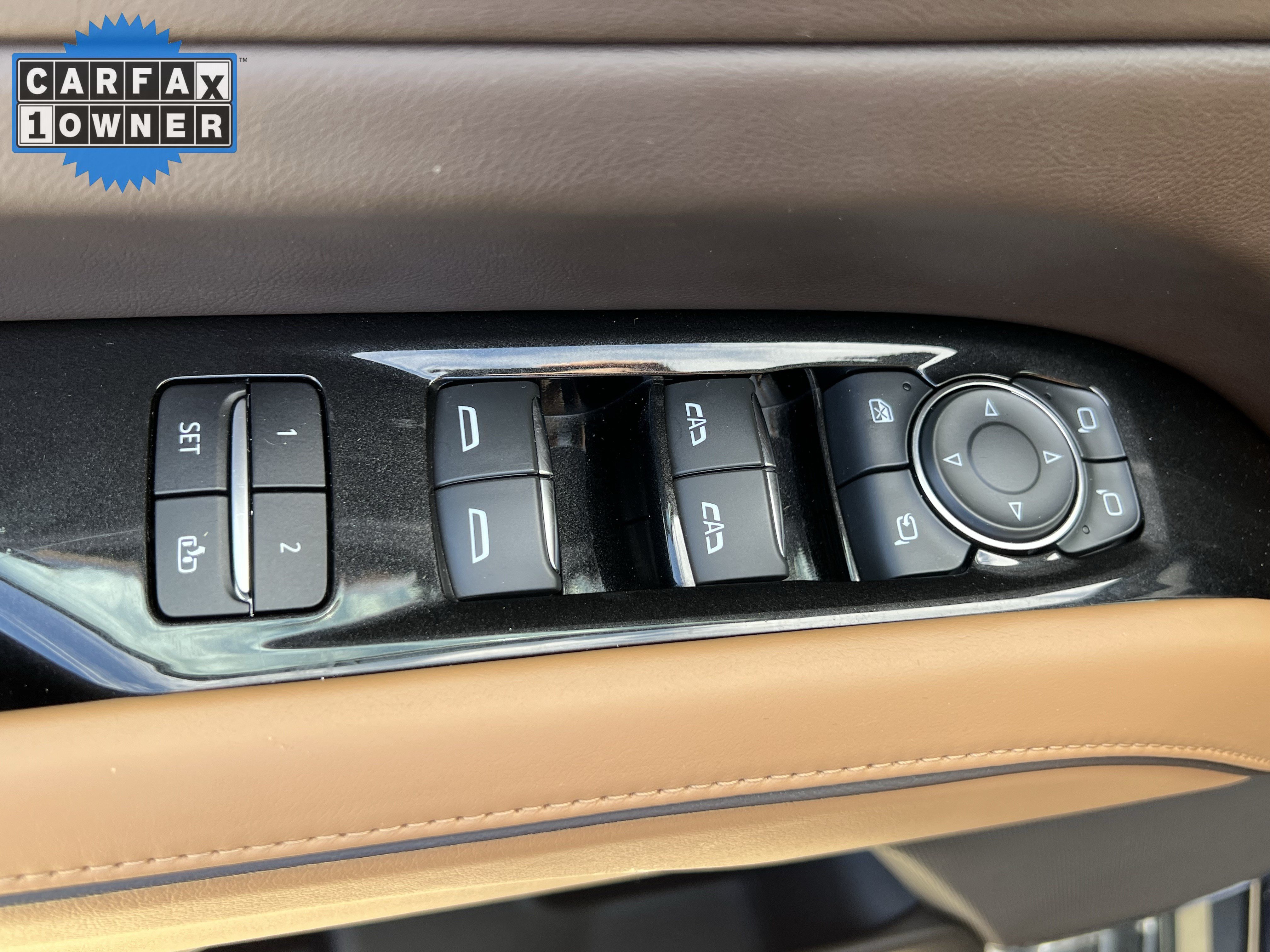 Used 2023 Cadillac Escalade Premium Luxury w/ LPO, Illumination Package AWD/4WD image 15