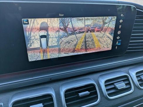 Used 2022 Mercedes-Benz GLS 450 4MATIC image 12