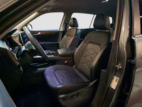 Used 2024 Volkswagen Atlas SE image 13