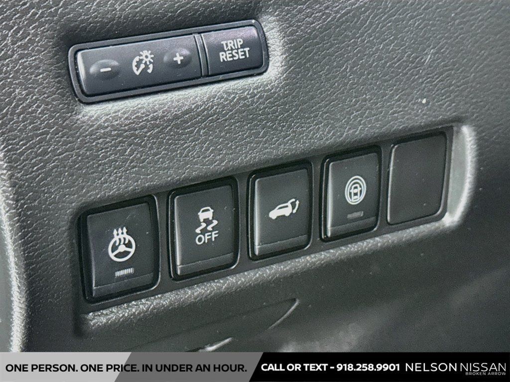 Used 2020 Nissan Murano SL w/ Moonroof Package FWD image 10