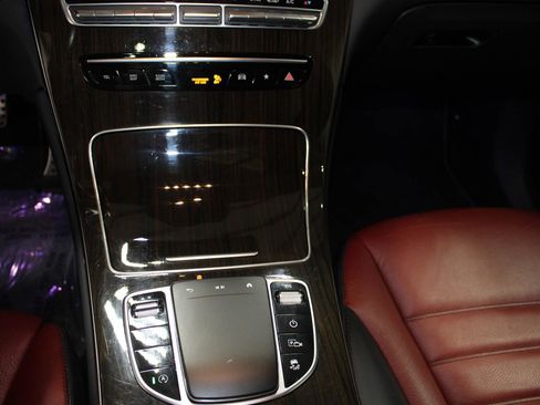 Used 2022 Mercedes-Benz GLC 300 4MATIC image 37