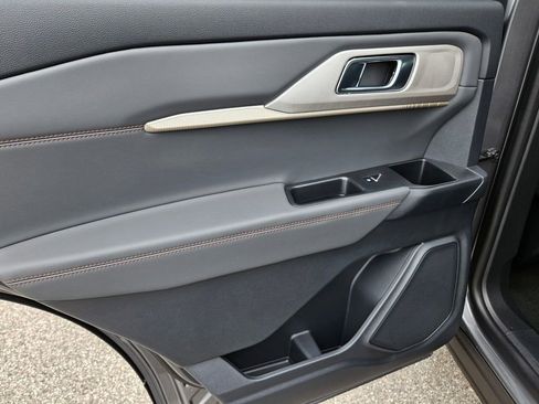 New 2026 Ford Explorer Active w/ Active Comfort Package image 24