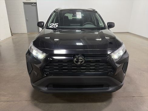 Used 2025 Toyota RAV4 LE AWD/4WD image 33
