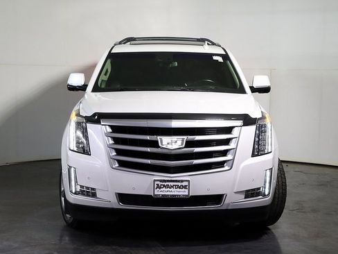 Used 2019 Cadillac Escalade Premium Luxury image 9