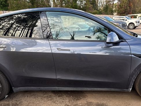 Used 2022 Tesla Model Y Performance image 18