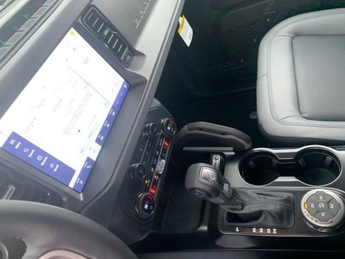 Used 2024 Ford Bronco Big Bend w/ Sasquatch Package image 17