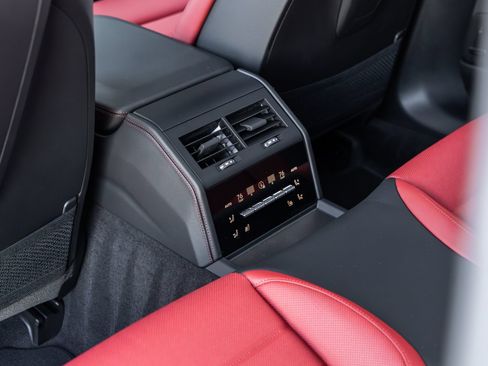 Certified 2026 Porsche Panamera 4 AWD/4WD image 35